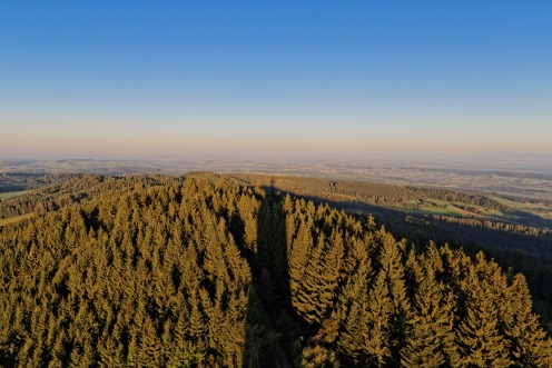 L'ombre de la tour du Gibloux au petit matin