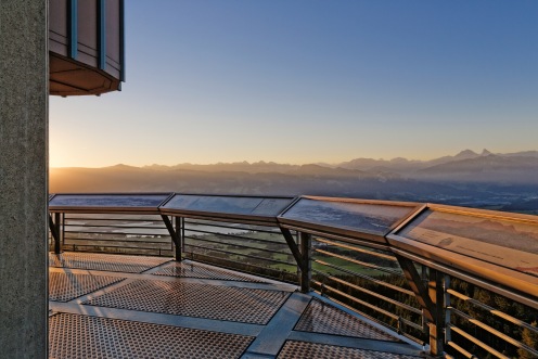 Vue de la tour du Gibloux direction sud-est au lever du jour